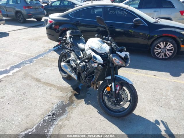 2024 TRIUMPH MOTORCYCLE STREET TRIPLE SMTA604S8RTBK1003