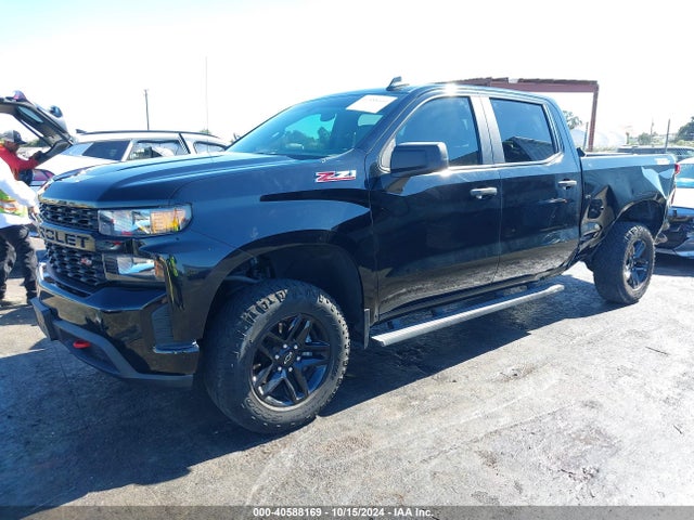 Chevrolet Silverado 1500 Custom Trail Boss 2019 1GCPYCEF1KZ386450 Image 2