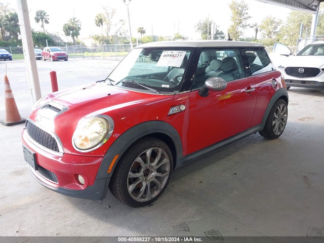 2007 MINI COOPER S WMWMF73517TT80858 Photo 1