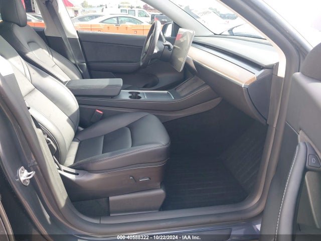 2022 TESLA MODEL Y 7SAYGDEE0NF407564 Photo 4