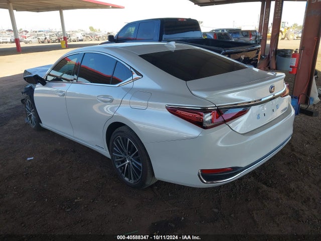 Lexus ES 300H 2022 58ADA1C12NU024927 Image 3