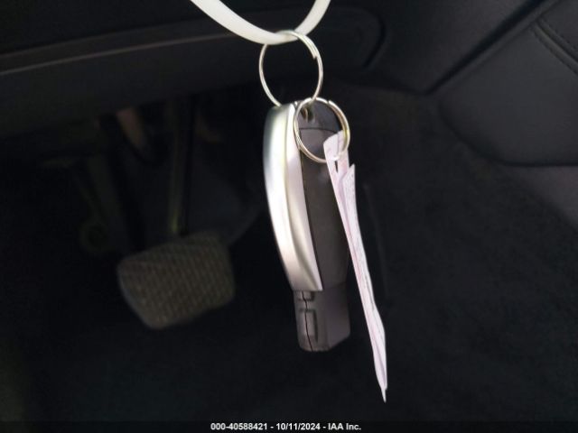 SJKCH5CR0JA052976 Infiniti Qx30 Premium