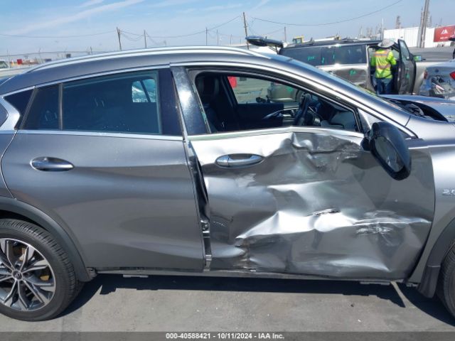 SJKCH5CR0JA052976 Infiniti Qx30 Premium