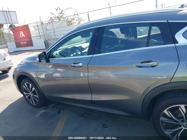 SJKCH5CR0JA052976 Infiniti Qx30 Premium