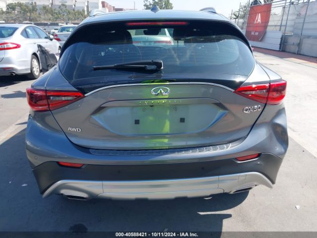 SJKCH5CR0JA052976 Infiniti Qx30 Premium