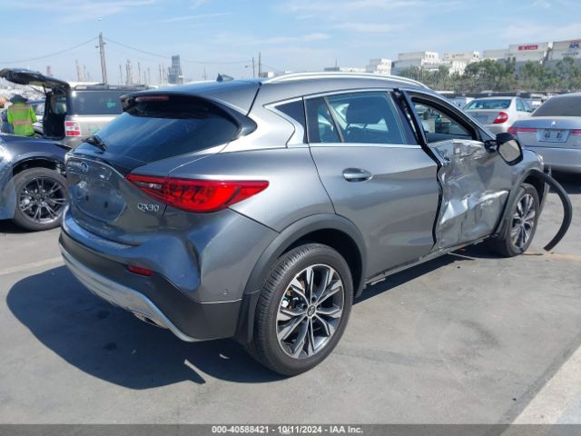 SJKCH5CR0JA052976 Infiniti Qx30 Premium