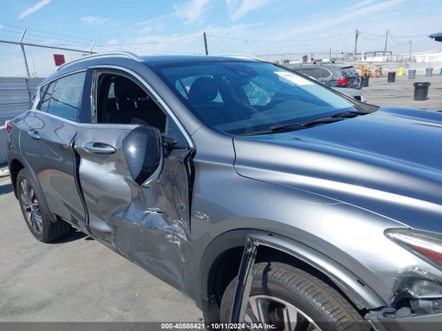 SJKCH5CR0JA052976 Infiniti Qx30 Premium