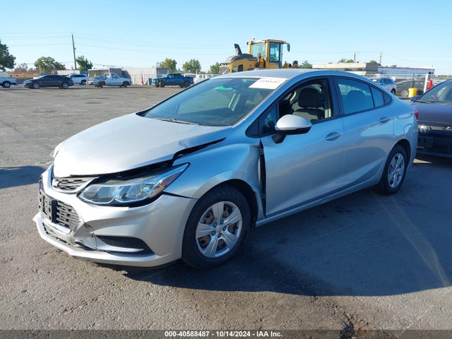 Chevrolet Cruze Ls Auto 2018 1G1BC5SM1J7142937 Image 2