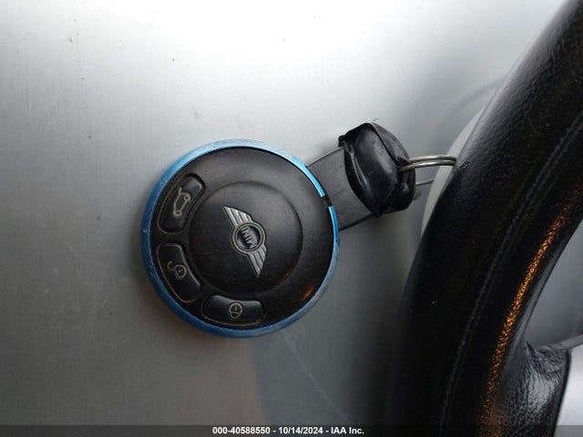 2010 MINI COOPER S WMWMS3C53ATY08800 Photo 10
