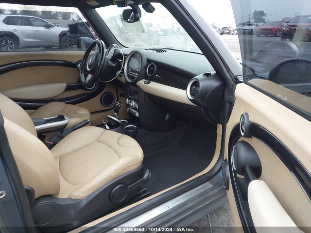 2010 MINI COOPER S WMWMS3C53ATY08800 Photo 4