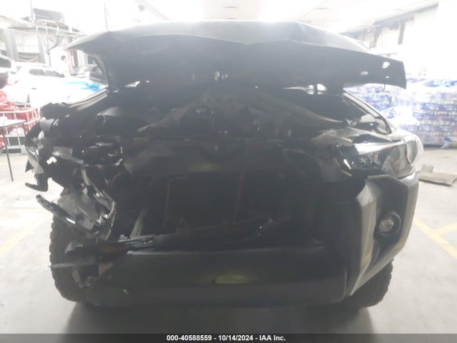 Toyota 4RUNNER SR5 2018 JTEBU5JR4J5516174 Image 12
