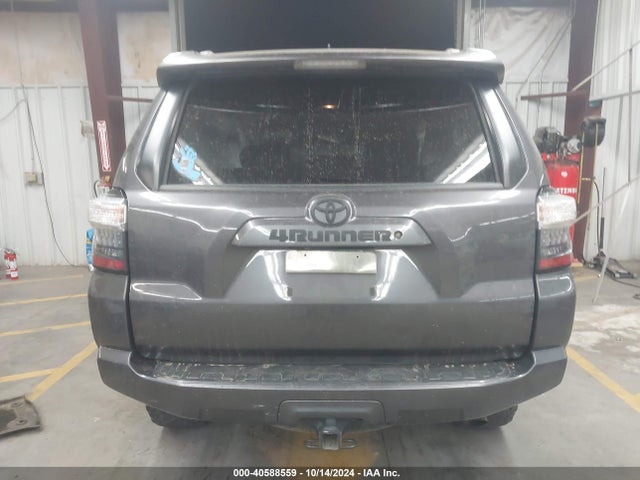 Toyota 4RUNNER SR5 2018 JTEBU5JR4J5516174 Image 16