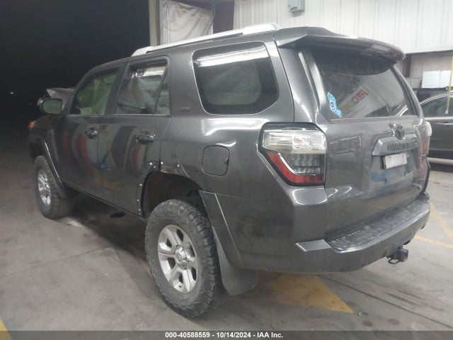 Toyota 4RUNNER SR5 2018 JTEBU5JR4J5516174 Image 3