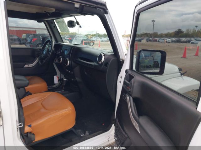 1C4BJWEG4GL172135 Jeep Wrangler Unlimited Sahara