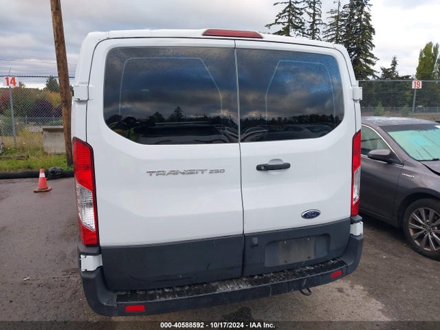 Ford Transit-250 2019 1FTYR1YM9KKB20277 Image 17