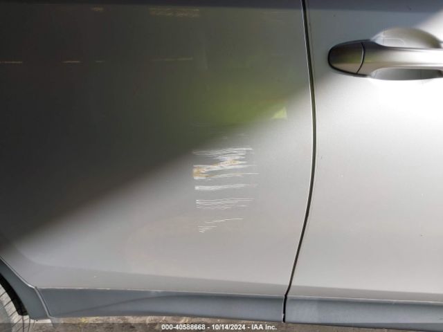 2T3BFREV7FW306102 Toyota RAV4 LE