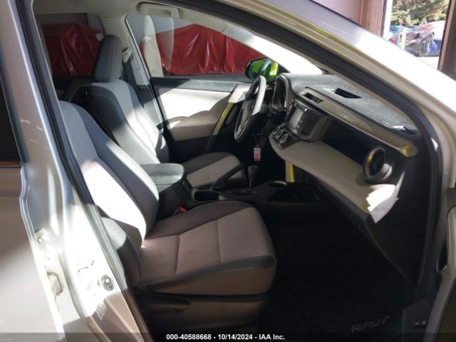 2T3BFREV7FW306102 Toyota RAV4 LE