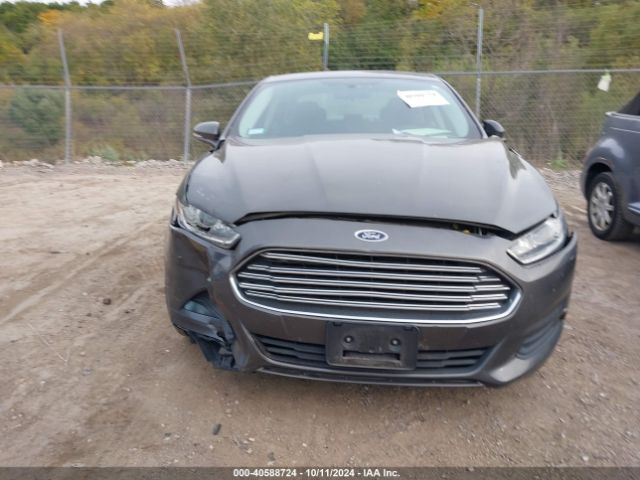 3FA6P0H72FR302105 Ford FUSION SE