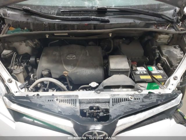 5TDJZ3DC5JS194586 Toyota Sienna Le 7 Passenger