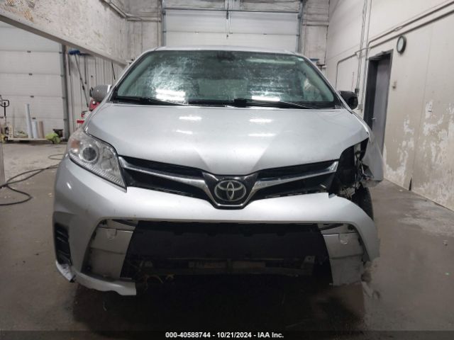 5TDJZ3DC5JS194586 Toyota Sienna Le 7 Passenger