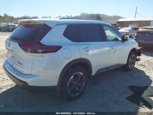JN8BT3BB4RW440981 Nissan Rogue Sv Intelligent Awd