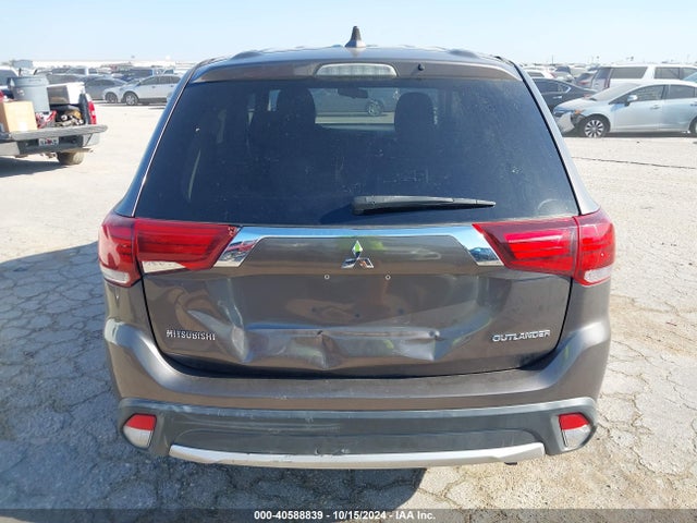 Mitsubishi Outlander Es 2018 JA4AD2A35JZ005313 Image 16