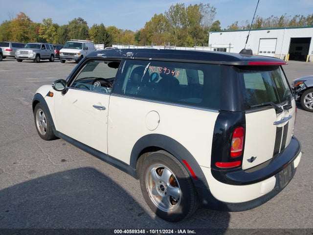 2009 MINI COOPER CLUBMAN WMWML33579TX35018 Photo 2