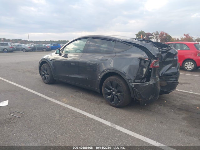 2024 TESLA MODEL Y 7SAYGDEE4RF159521 Photo 2