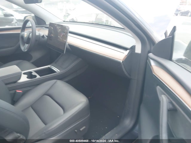 2024 TESLA MODEL Y 7SAYGDEE4RF159521 Photo 4