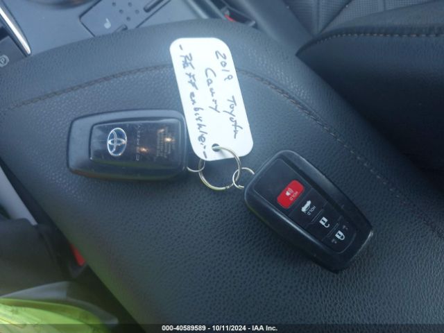 4T1B21HKXKU012663 Toyota Camry Hybrid Xle