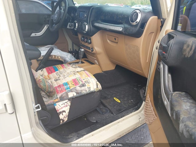 1C4BJWEG3HL668027 Jeep Wrangler Unlimited Sahara 4x4