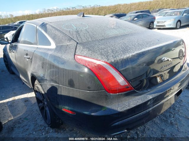 2016 JAGUAR XJ SAJWA2G79G8V96308 Photo 2