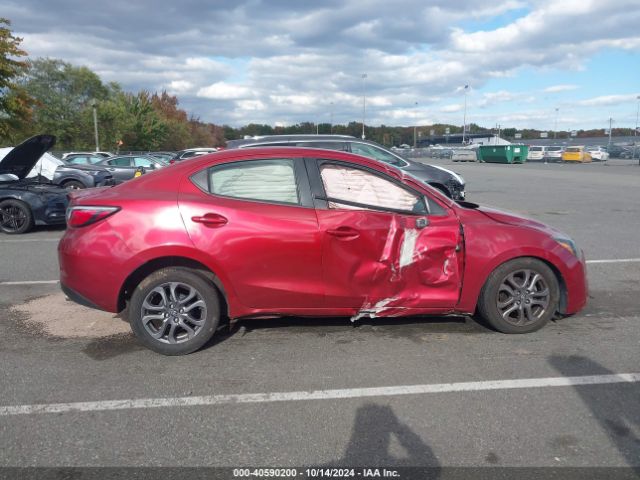 3MYDLBYV6KY509508 Toyota YARIS LE