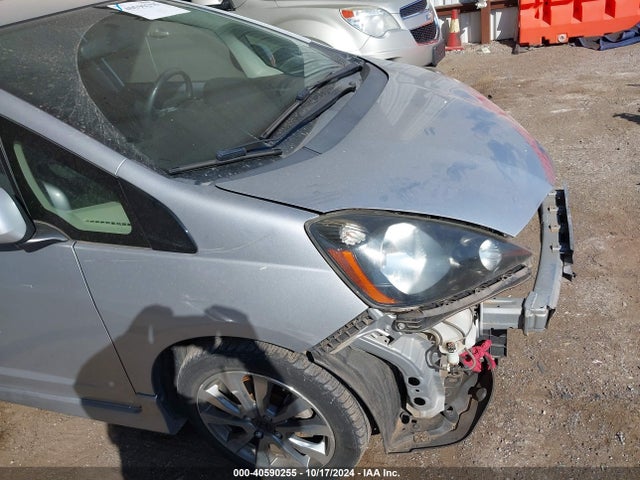 40590255 :رقم المزاد ، JHMGE8H51DC027855 vin ، 2013 Honda Fit Sport مزاد بيع