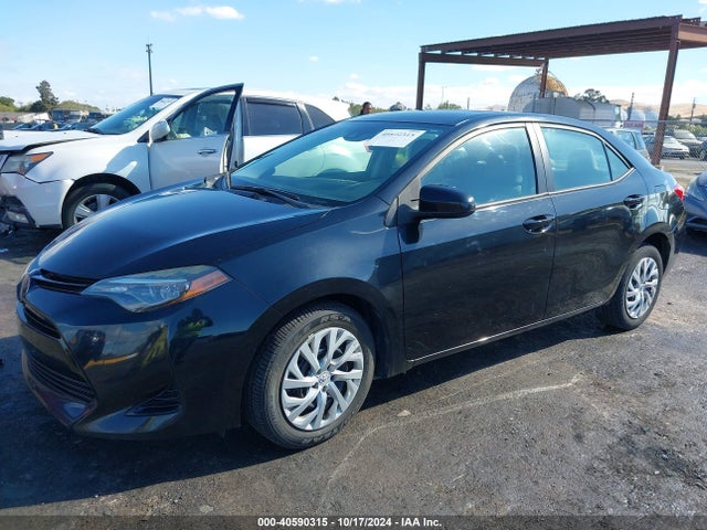 Toyota COROLLA LE 2017 5YFBURHEXHP696546 Image 2