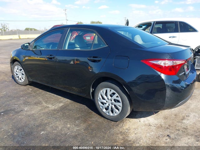Toyota COROLLA LE 2017 5YFBURHEXHP696546 Image 3