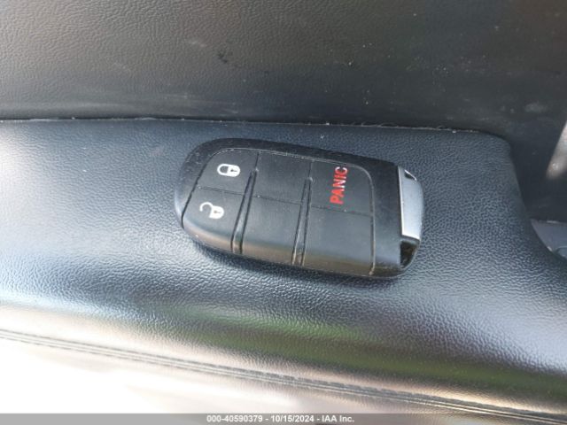 1C4RJEAGXKC672579 Jeep Grand Cherokee Laredo E 4x2