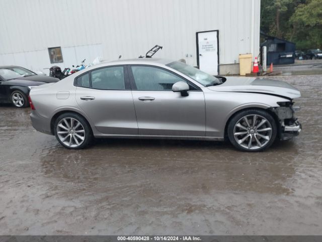 7JRA22TK4KG006287 Volvo S60 T6 Momentum