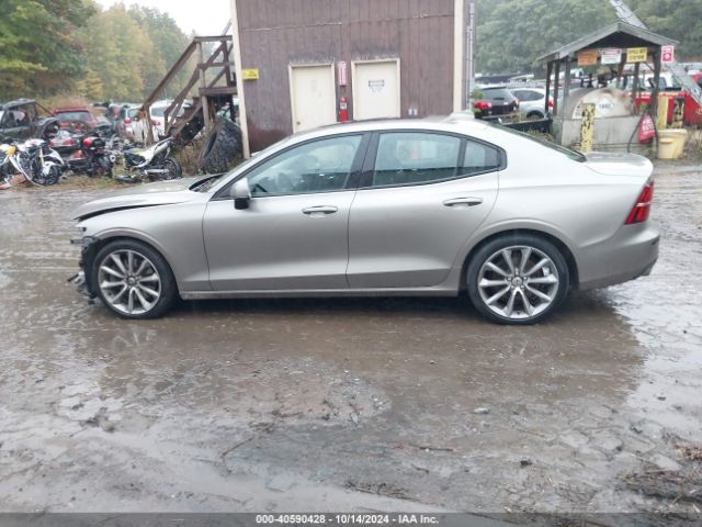 7JRA22TK4KG006287 Volvo S60 T6 Momentum