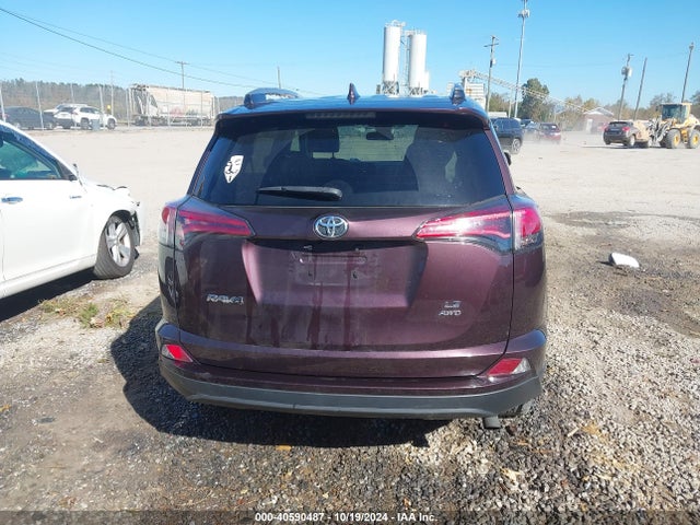 Toyota RAV4 LE 2018 2T3BFREV5JW846136 Image 16
