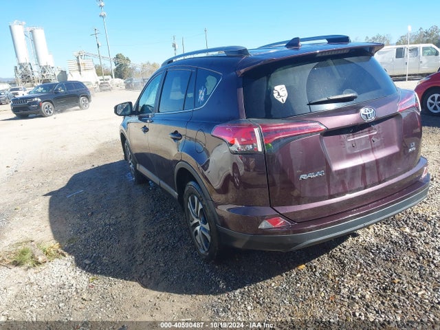 2T3BFREV5JW846136 Toyota RAV4 LE