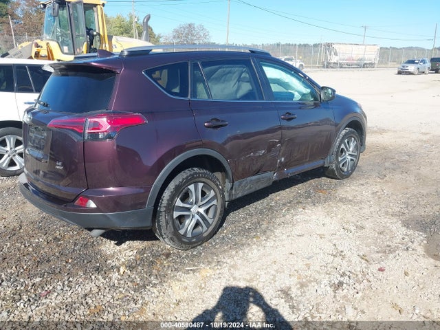 2T3BFREV5JW846136 Toyota RAV4 LE