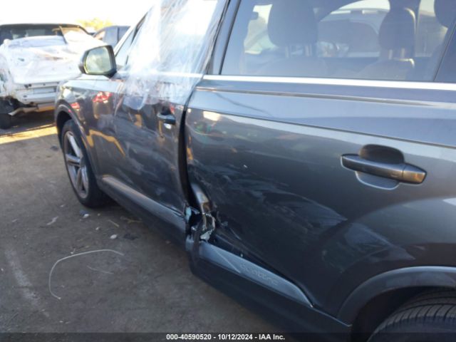 WA1VAAF77KD011872 Audi Q7 55 Premium