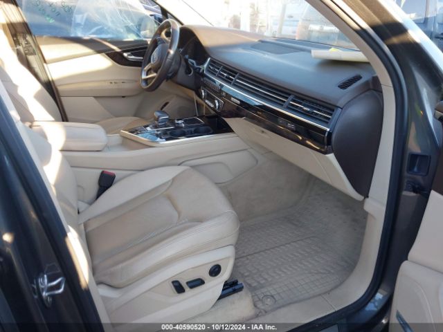 WA1VAAF77KD011872 Audi Q7 55 Premium