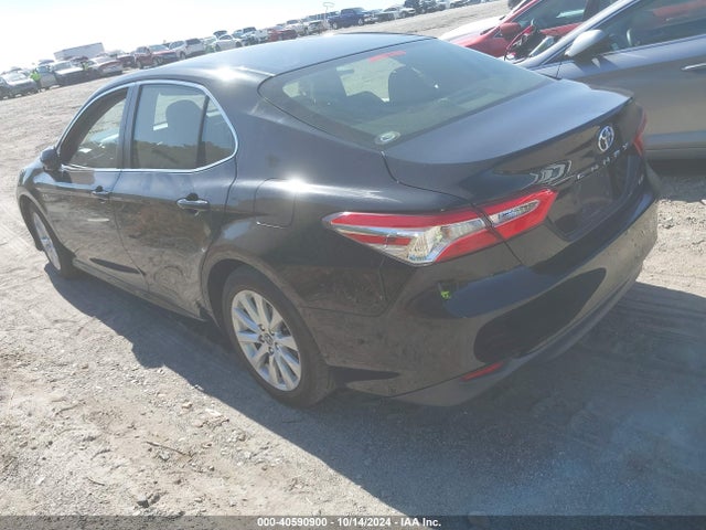 Toyota CAMRY LE 2018 JTNB11HK2J3045308 Image 3
