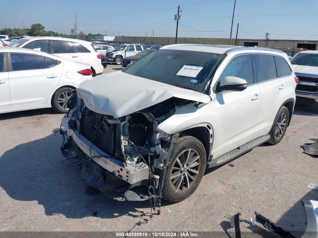 Toyota Highlander Xle 2017 5TDKZRFH4HS517861 Image 2