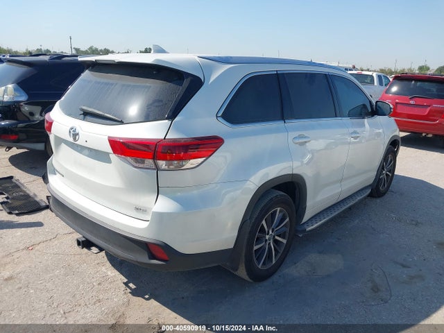 Toyota Highlander Xle 2017 5TDKZRFH4HS517861 Image 4