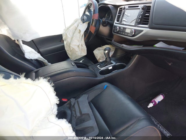 Toyota Highlander Xle 2017 5TDKZRFH4HS517861 Image 5