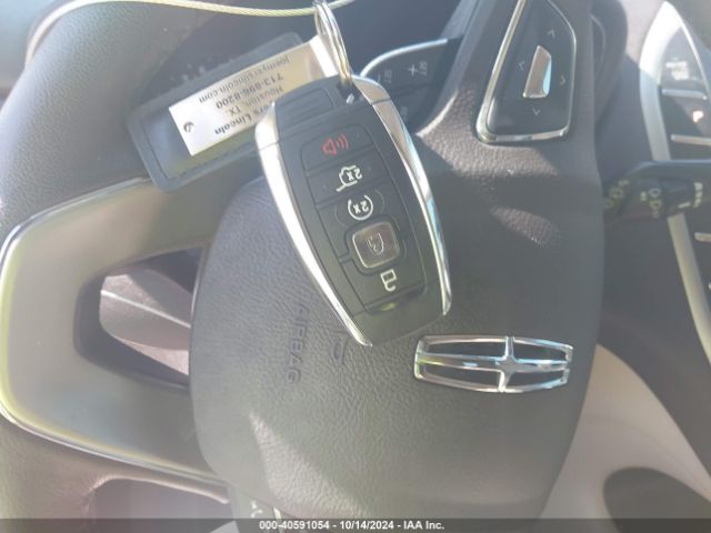 5LMCJ1C94KUL18640 Lincoln Mkc Standard