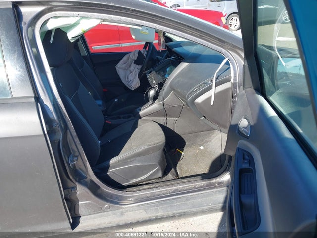 Ford FOCUS SE 2014 1FADP3K25EL139565 Image 5